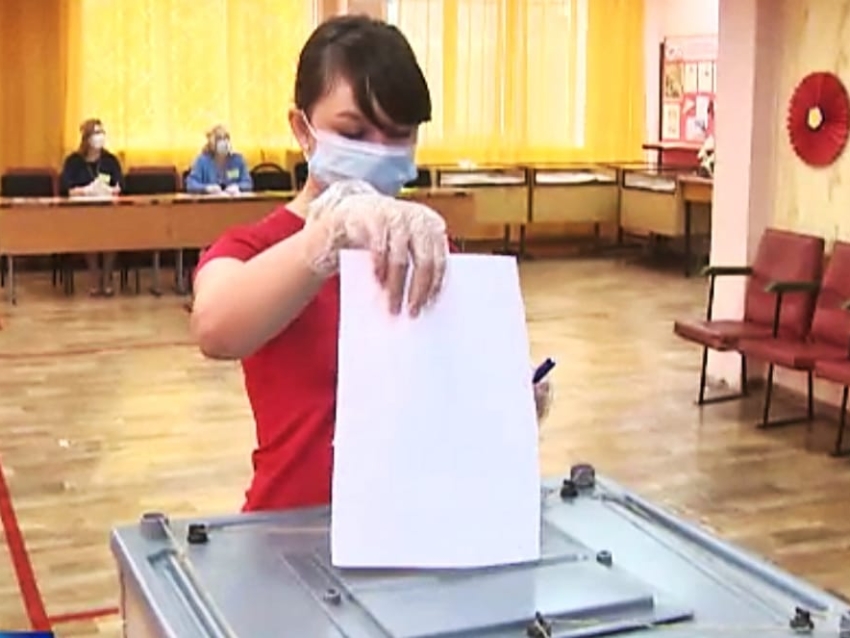 ​Тренировку голосования по Конституции провели на избирательном участке в Чите